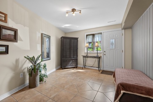 Office - 2-121Z Av. Vanguard, Pointe-Claire, QC 