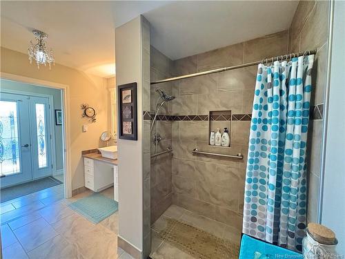 25 Hillcrest Ave, Hartland, NB 