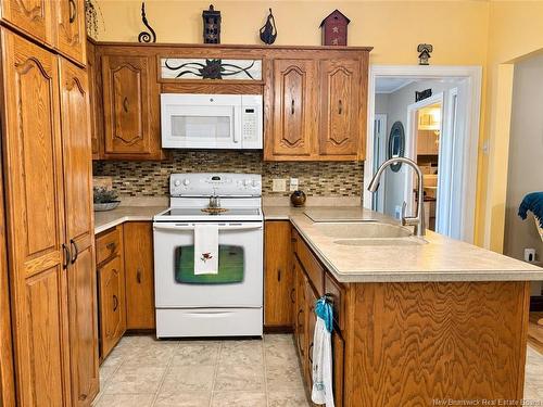 25 Hillcrest Ave, Hartland, NB 