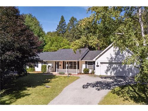 27 Cedar Ridge Dr, Douglas, NB 