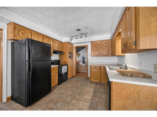 27 Cedar Ridge Dr, Douglas, NB 