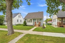 483 Kavanagh ST  Winnipeg, MB R2J 0L3