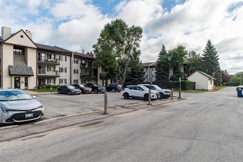 3209-658 Kenaston Blvd, Winnipeg, MB 