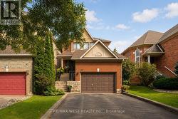 149 DEERGLEN TERRACE Aurora, ON L4G 6Y4