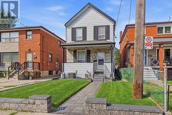 16 GREENDALE AVENUE Toronto, ON M6N 4P5