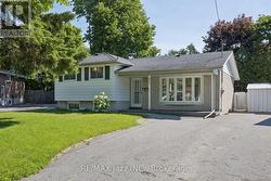 243 ACADIA DRIVE  Oshawa (Eastdale), ON L1G 1X9