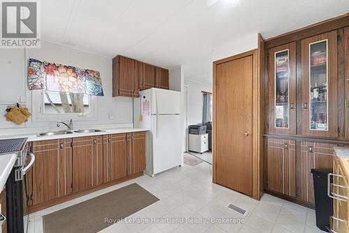 5 Trailer Park Road, Howick, ON 