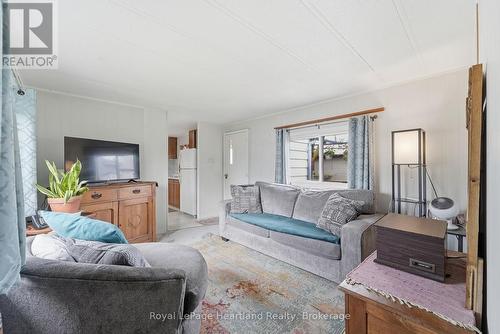 5 Trailer Park Road, Howick, ON 