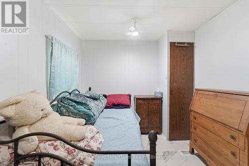 5 Trailer Park Road, Howick, ON 