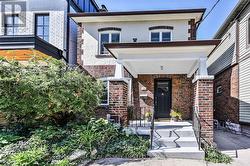 152 MANOR ROAD E Toronto, ON M4S 1R6