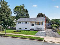 4 John Cross Drive  Dartmouth, NS B2W 1X2