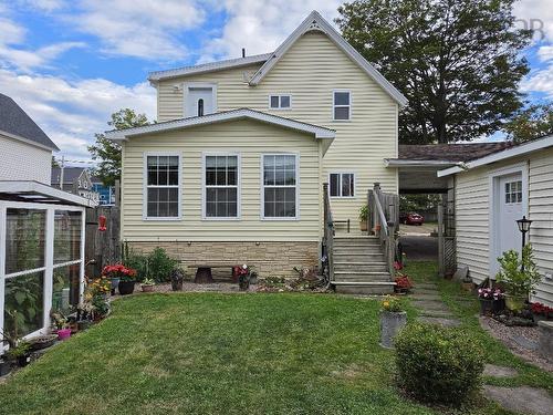 7 Douglas St, Truro, NS 