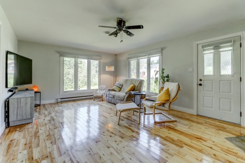 Living Room - 908 Route Morin, Val-David, QC 