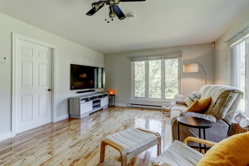 Living Room - 908 Route Morin, Val-David, QC 