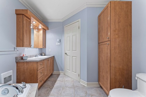 Bathroom - 19 Rue Pierre-Régis, Notre-Dame-Des-Prairies, QC 