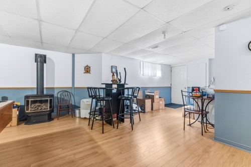 Family Room - 19 Rue Pierre-Régis, Notre-Dame-Des-Prairies, QC 