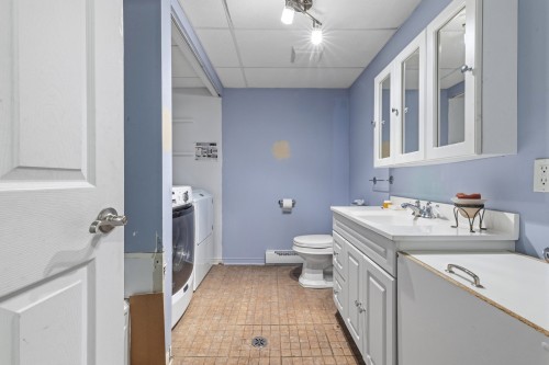 Bathroom - 19 Rue Pierre-Régis, Notre-Dame-Des-Prairies, QC 