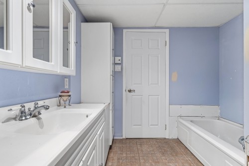 Bathroom - 19 Rue Pierre-Régis, Notre-Dame-Des-Prairies, QC 