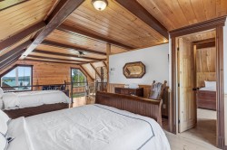 Mezzanine - 