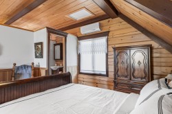 Mezzanine - 
