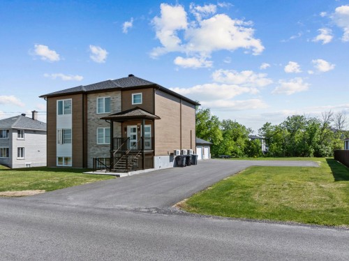Front of Structure - 768  - 772 Ch. St-Jean, Saint-Paul, QC 