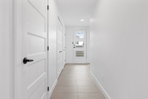 Mud Room - 768  - 772 Ch. St-Jean, Saint-Paul, QC 