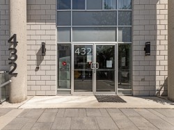 Façade - 