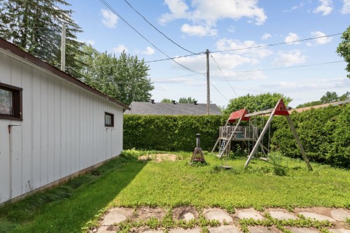 Courtyard - 124 3E Avenue, Notre-Dame-Des-Prairies, QC 