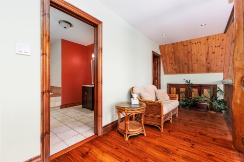 Boudoir - 996 Ch. Maskinongé, Boileau, QC 