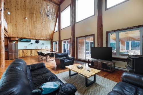 Salon - 996 Ch. Maskinongé, Boileau, QC 