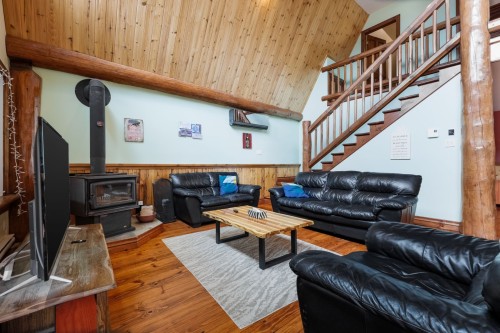 Salon - 996 Ch. Maskinongé, Boileau, QC 