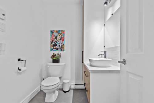 Powder room - 29 Rue Léger, Notre-Dame-Des-Prairies, QC 