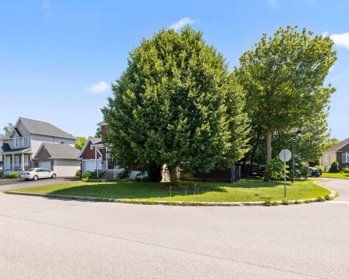 Exterior - 29 Rue Léger, Notre-Dame-Des-Prairies, QC 