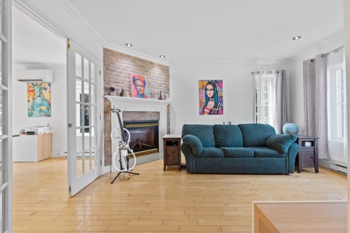 Living Room - 29 Rue Léger, Notre-Dame-Des-Prairies, QC 