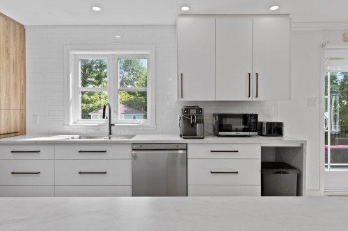 Kitchen - 29 Rue Léger, Notre-Dame-Des-Prairies, QC 