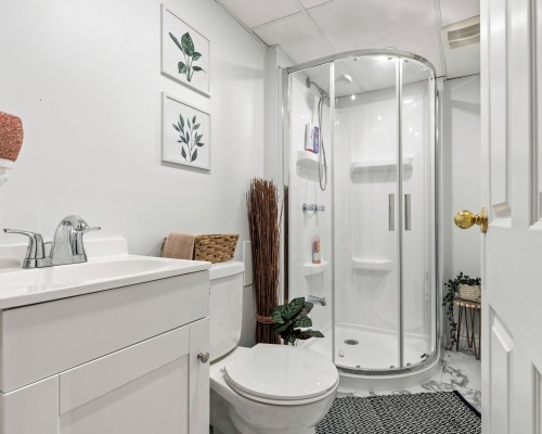 Salle de bains - 154 Av. Des Pins, Lavaltrie, QC 