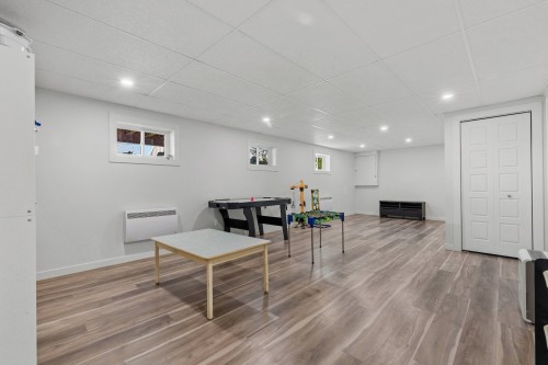 Salle familiale - 1654 Rue Principale, Saint-Cuthbert, QC 