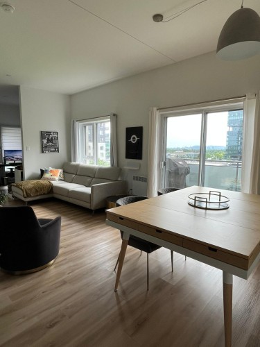 Salle à manger - 507-1355 Boul. Le Corbusier, Laval (Laval-Des-Rapides), QC 