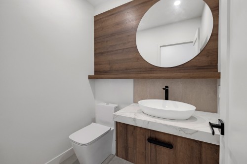 Salle d'eau - 10 Av. Lakeside, Pointe-Claire, QC 