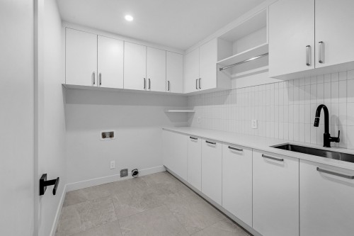Salle de lavage - 10 Av. Lakeside, Pointe-Claire, QC 