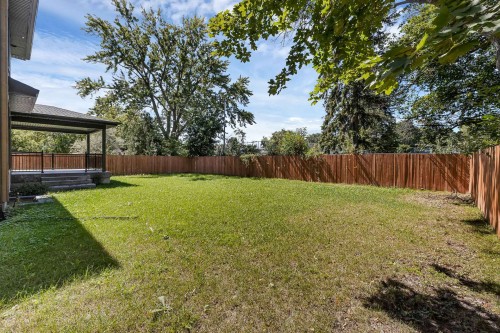 Cour - 10 Av. Lakeside, Pointe-Claire, QC 
