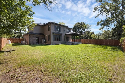 Cour - 10 Av. Lakeside, Pointe-Claire, QC 