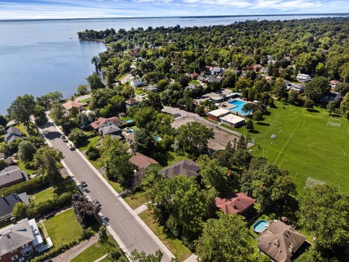 Photo aérienne - 10 Av. Lakeside, Pointe-Claire, QC 