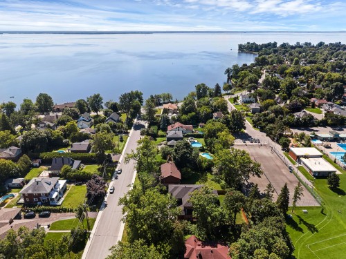 Photo aérienne - 10 Av. Lakeside, Pointe-Claire, QC 