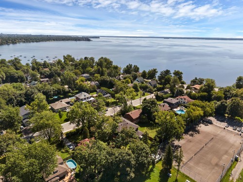 Photo aérienne - 10 Av. Lakeside, Pointe-Claire, QC 