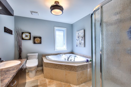 Salle de bains - 8035 Rue Du Millet, Mirabel, QC 