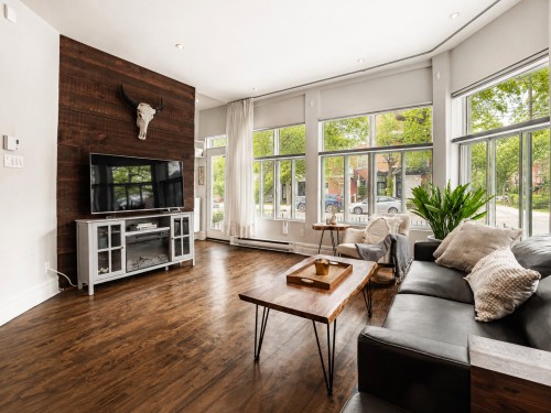 1551 Rue Gilford  Montréal (Le Plateau-Mont-Royal), QC H2J 1S3