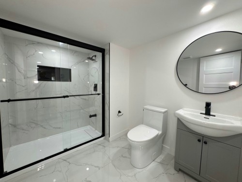 Bathroom - 2223 Rue St-Jacques, Montréal (Le Sud-Ouest), QC 