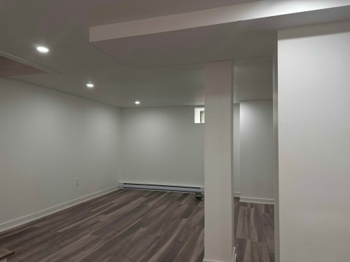 Game Room - 2223 Rue St-Jacques, Montréal (Le Sud-Ouest), QC 