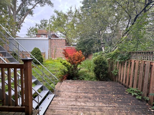 Courtyard - 2223 Rue St-Jacques, Montréal (Le Sud-Ouest), QC 